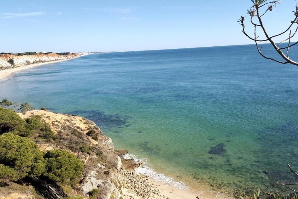 Magnifique Duplex Avec Piscine En Bord De Mer Olhos de Agua (Albufeira) Exterior foto